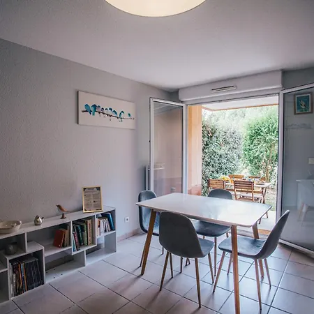 דירה Bird Garden, Piscine, Parking, Calme מונטובן