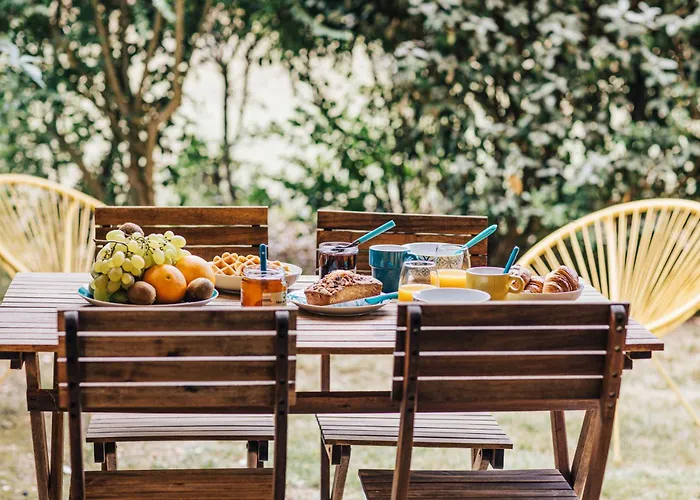 Апартаменты Bird Garden, Piscine, Parking, Calme *